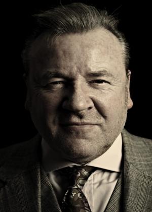 Ray Winstone